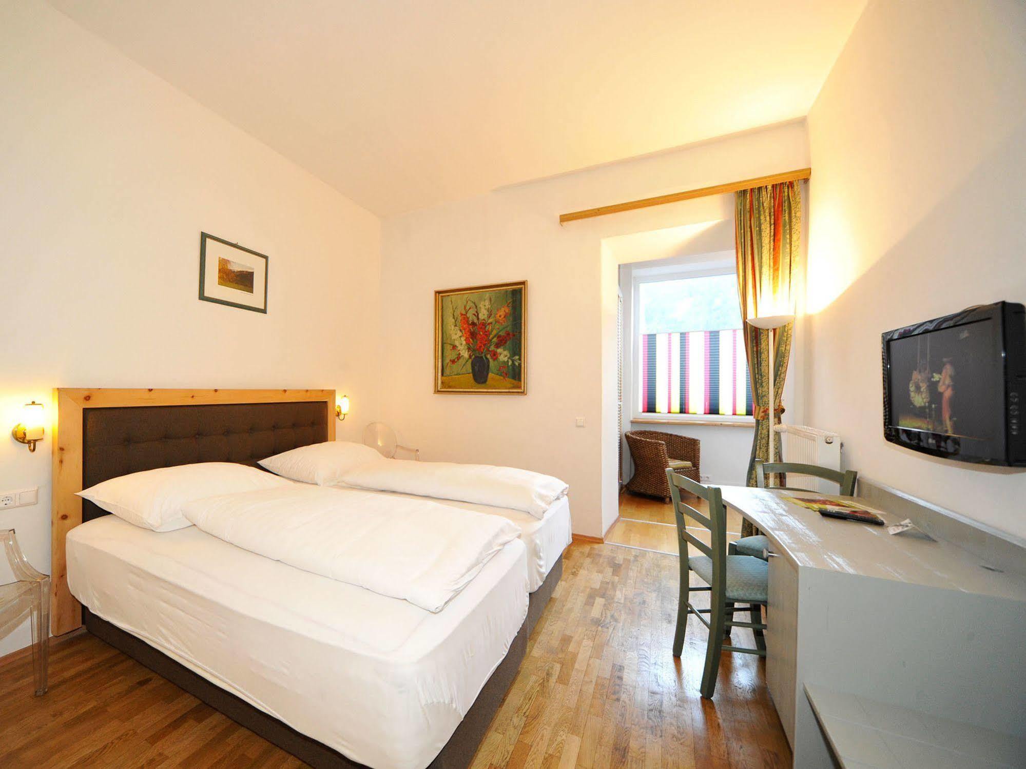 Erlebnis Post - Stadthotel Mit Eigenart Шпітталь-ан-дер-Драу Екстер'єр фото